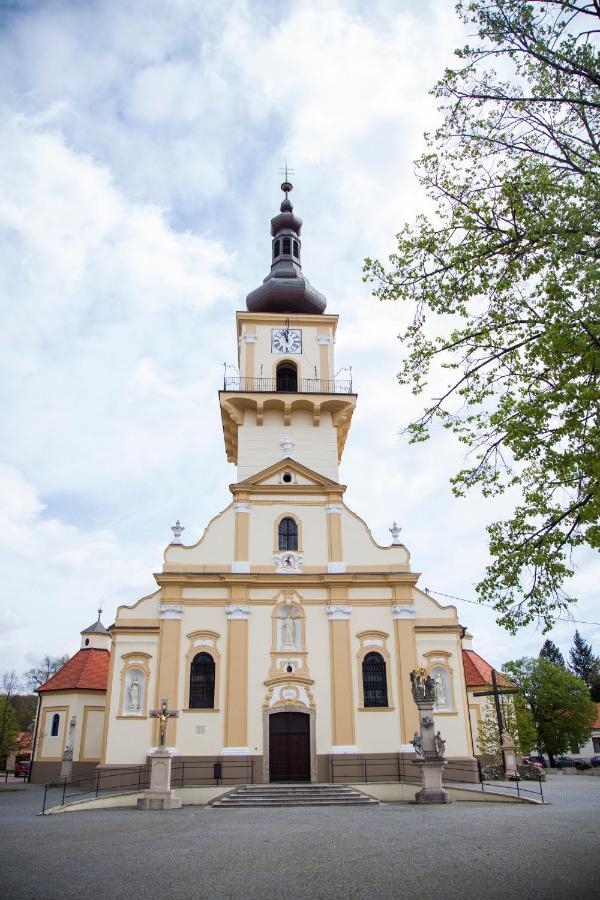 Hotel Eminent Ступава Экстерьер фото