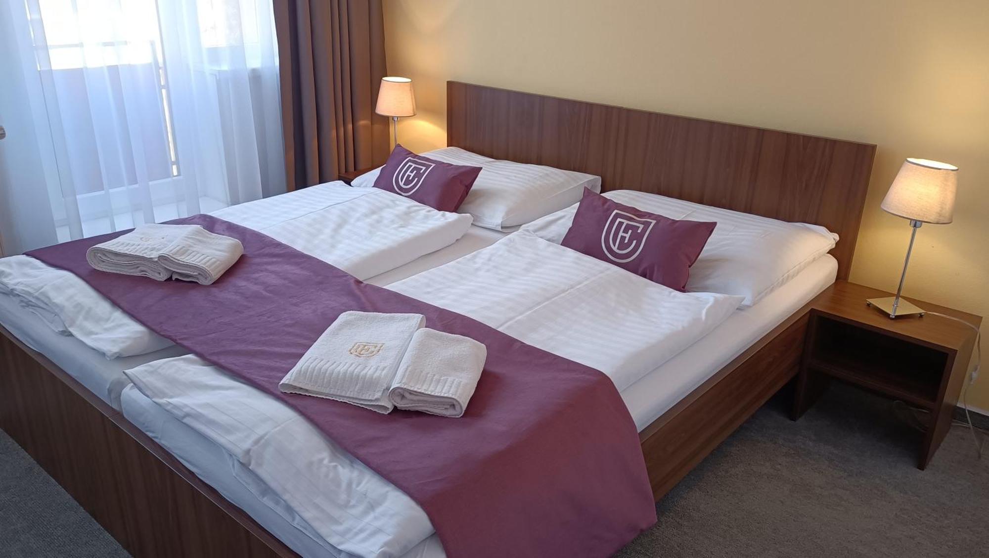 Hotel Eminent Ступава Экстерьер фото
