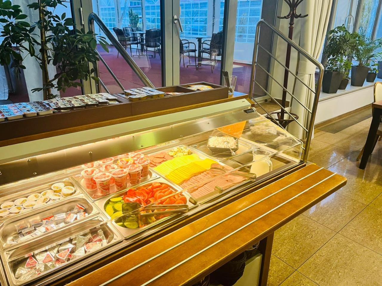 Hotel Eminent Ступава Экстерьер фото