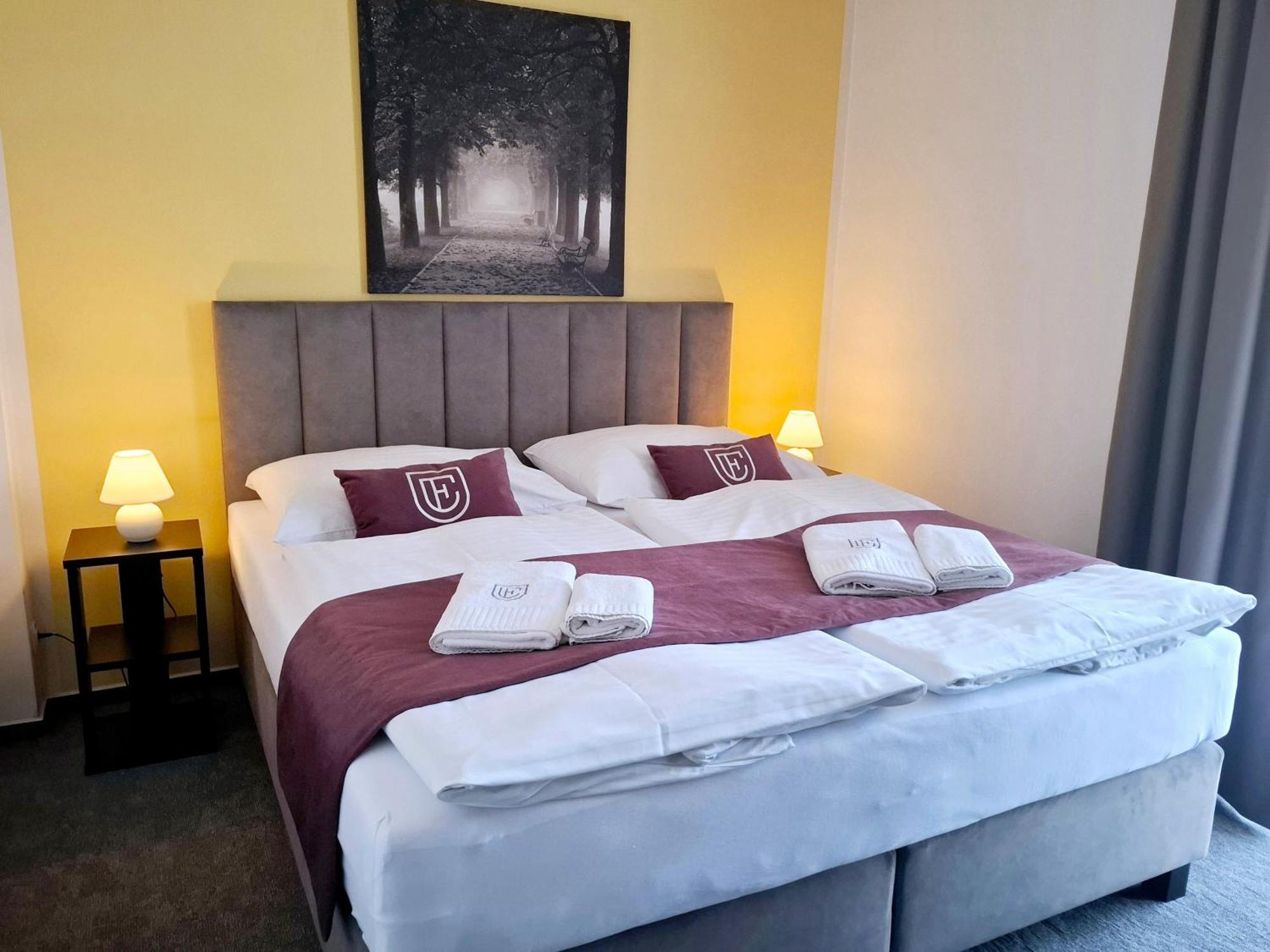 Hotel Eminent Ступава Экстерьер фото